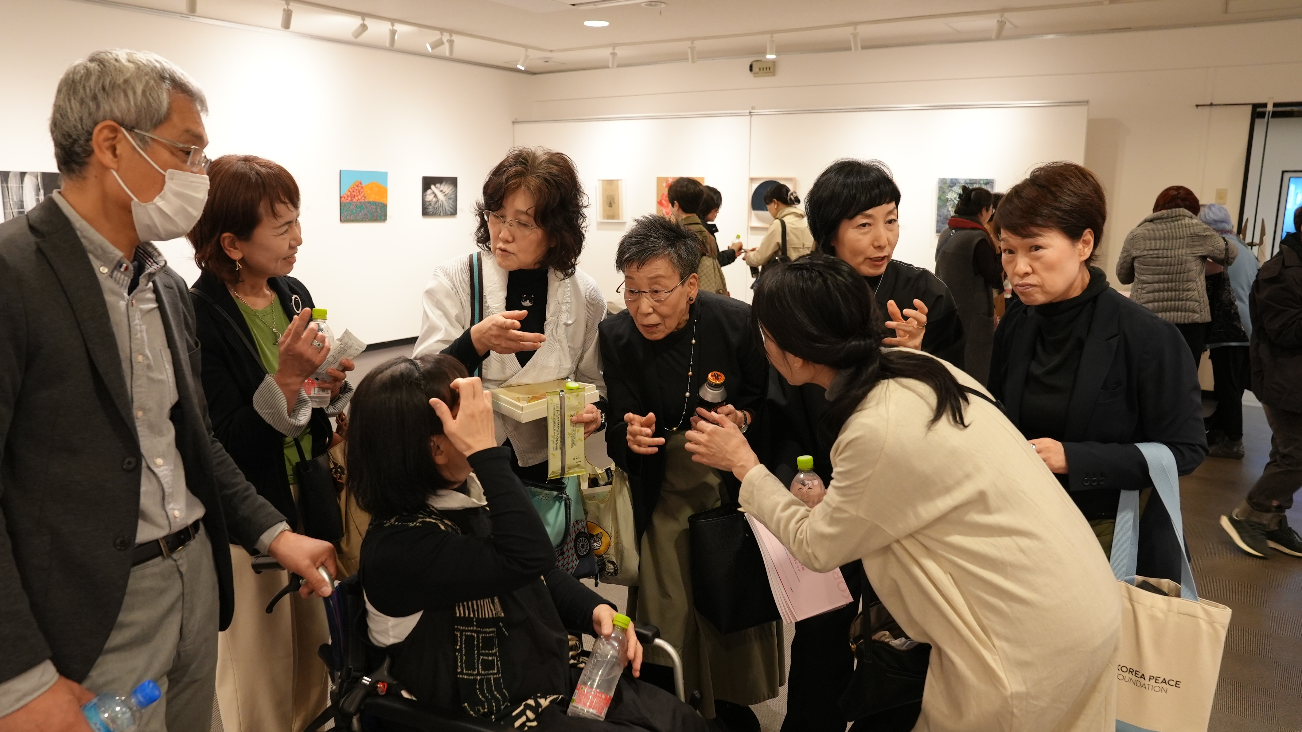 한국화여성작가회 한일교류전 풍경