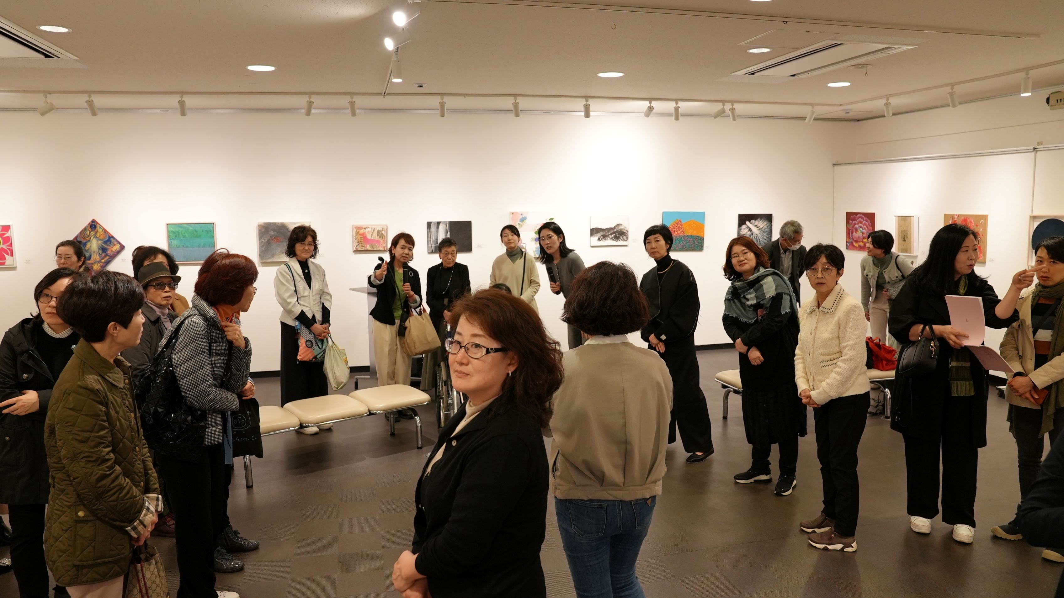 한국화여성작가회 한일교류전 풍경