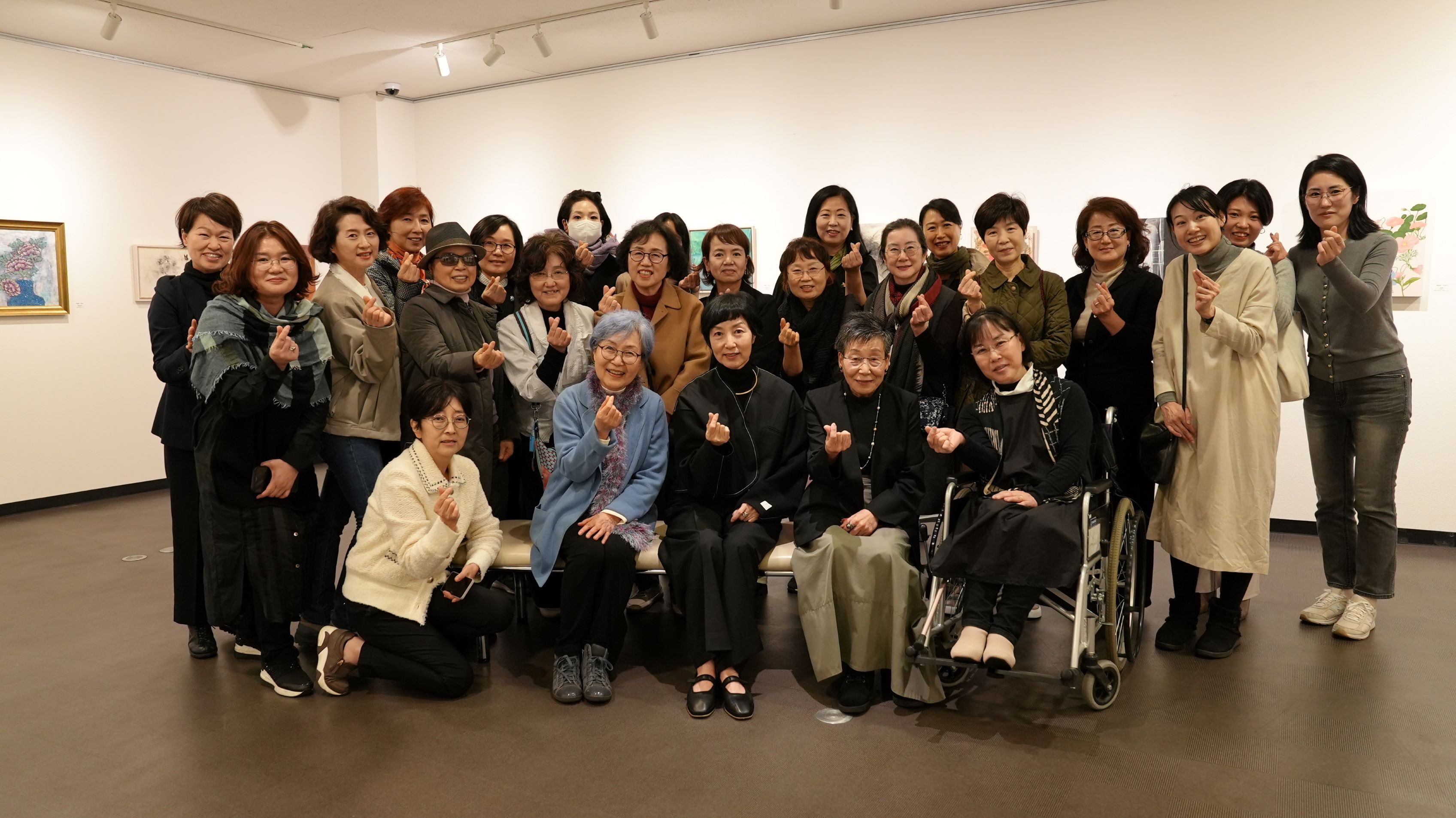 한국화여성작가회 한일교류전 단체사진