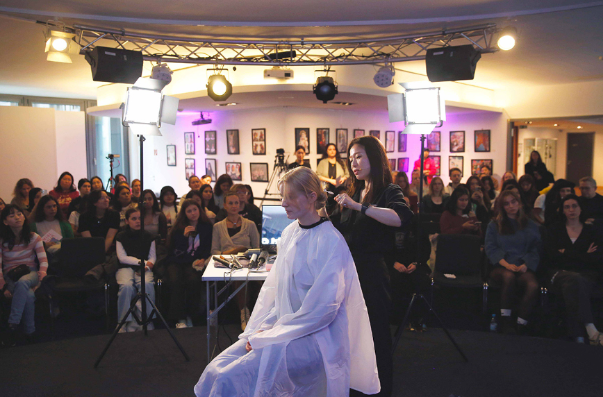 차홍 소속 헤어스타일리스트의 시연 현장