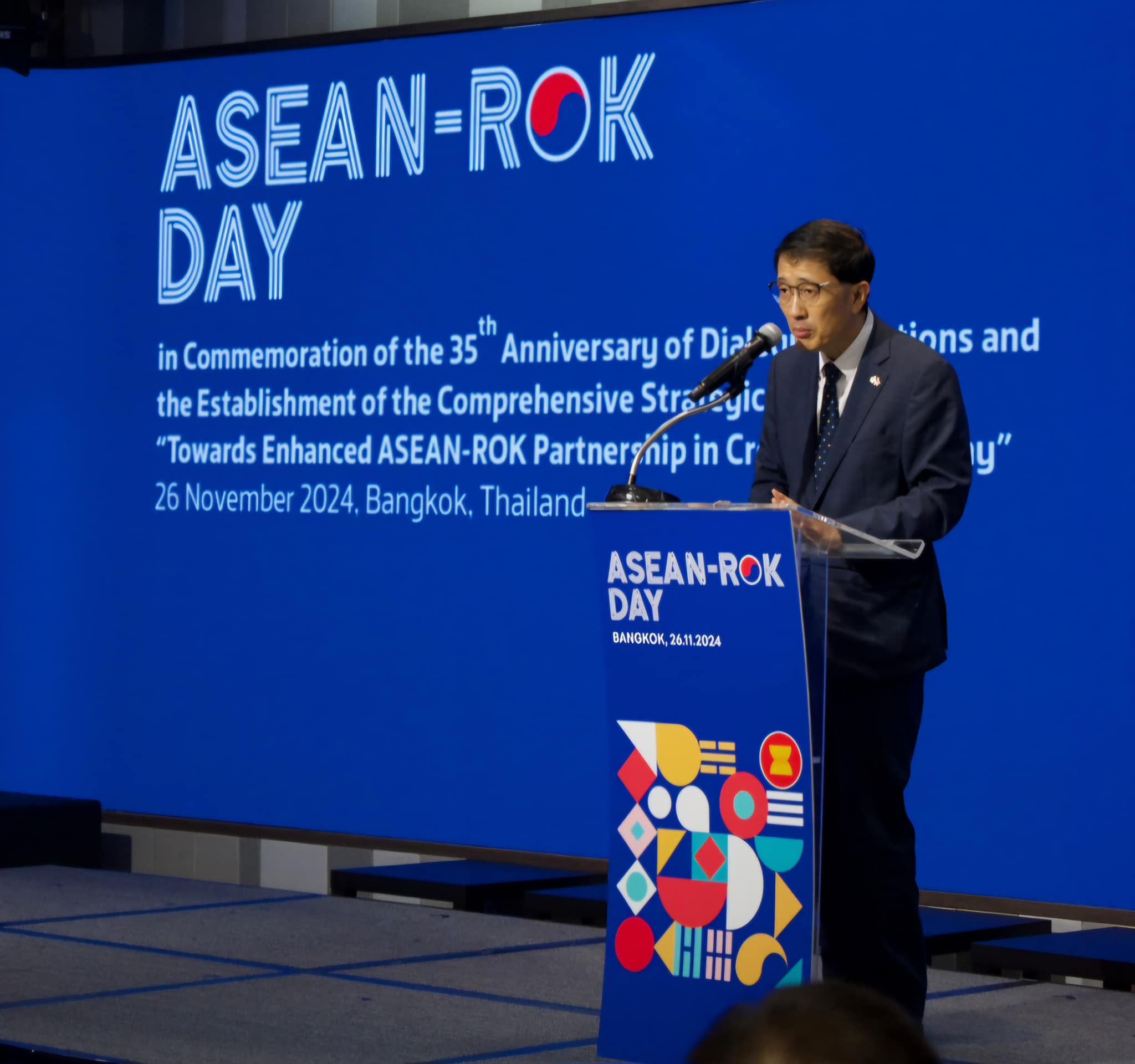 그림입니다.

원본 그림의 이름: 468591274_972940628200577_3033170986673037529_n.jpg

원본 그림의 크기: 가로 2048pixel, 세로 1920pixel