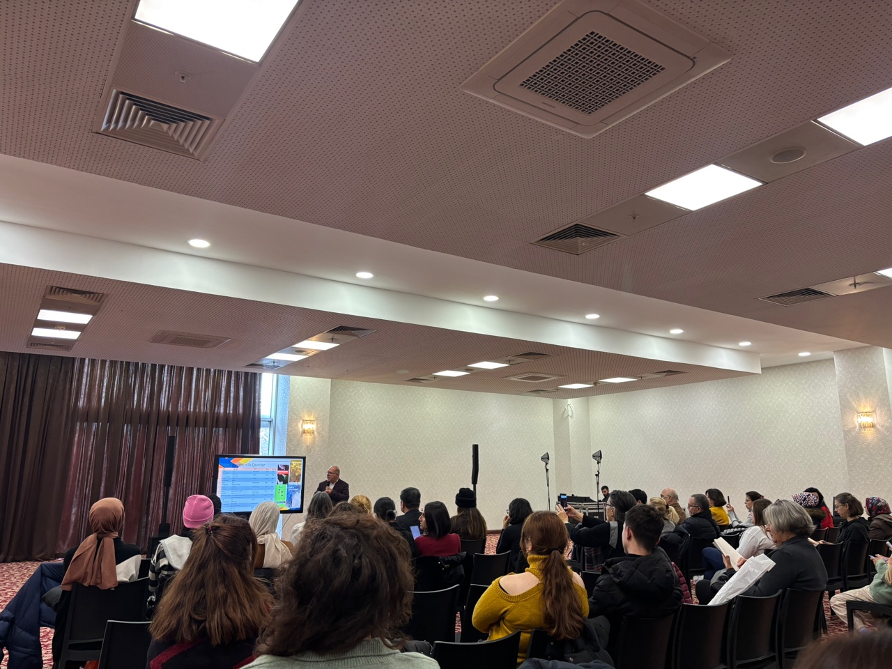 한강 기념 번역가 괵셀 튀쾨즈와의 대담