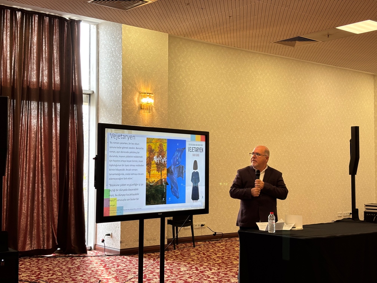 번역가 괵셀 튀쾨즈의 한강 작가에 대한 발표