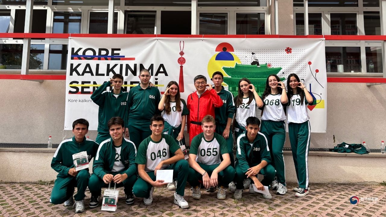 ▲ 한국 문화 체험 오징어게임 진행 2