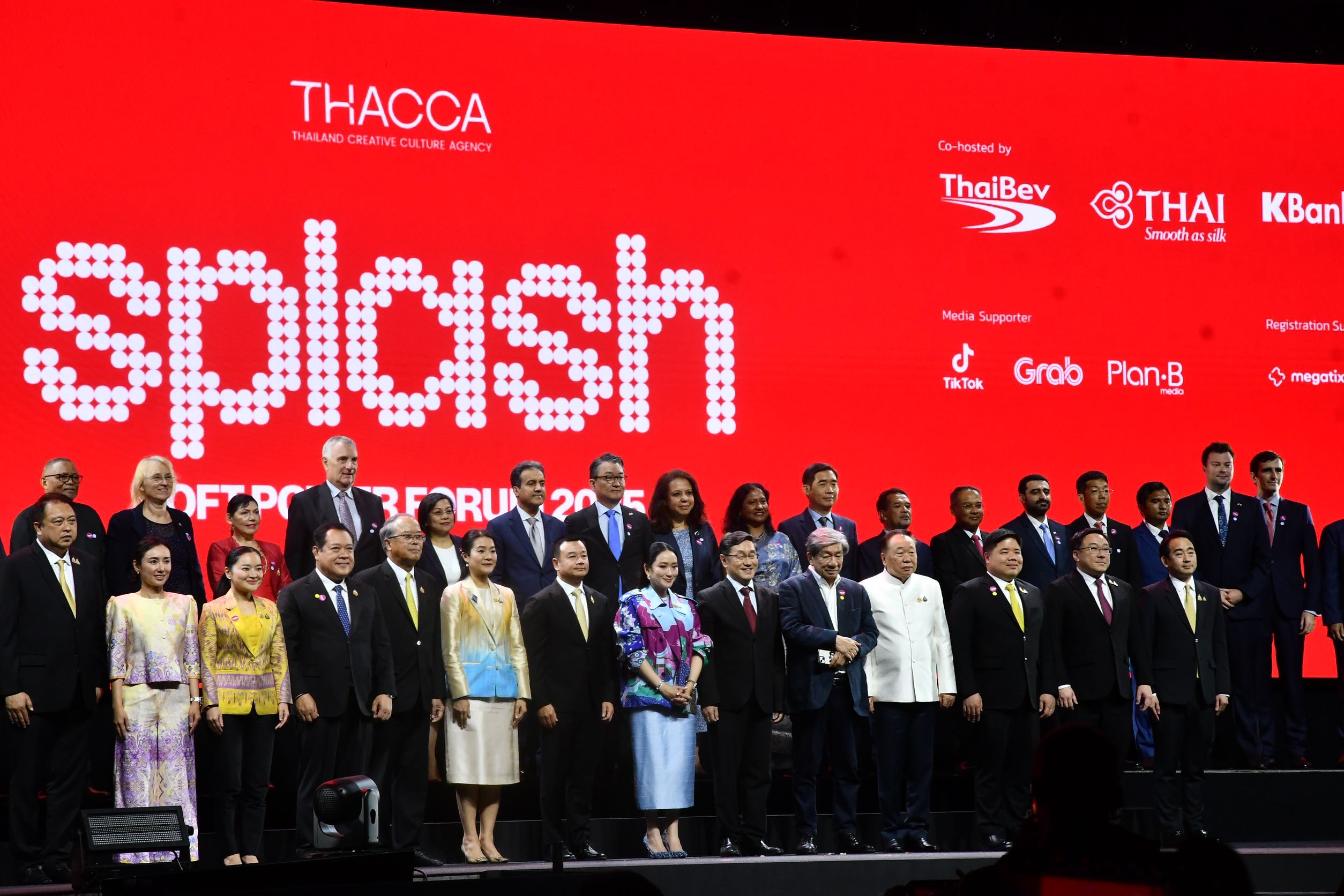 그림입니다.

원본 그림의 이름: KakaoTalk_20250708_161414359.jpg

원본 그림의 크기: 가로 2508pixel, 세로 1672pixel