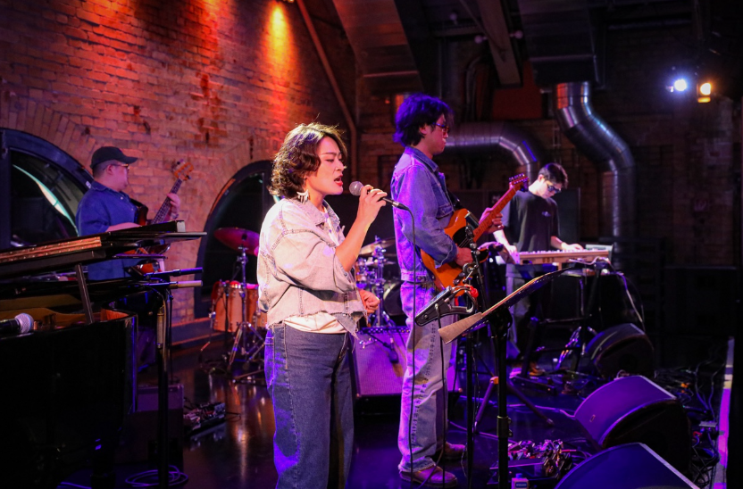 용리와 돌탕들 공연 현장