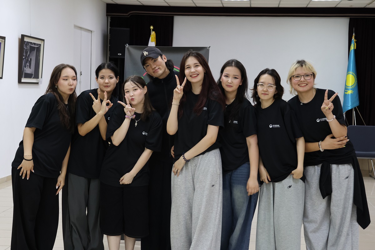 영블러드팀단체사진