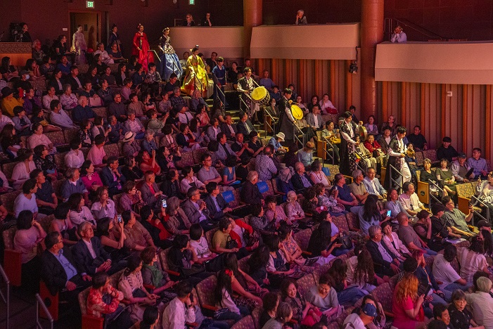 ▲ 공연 첫 작품인 문굿 시작 장면