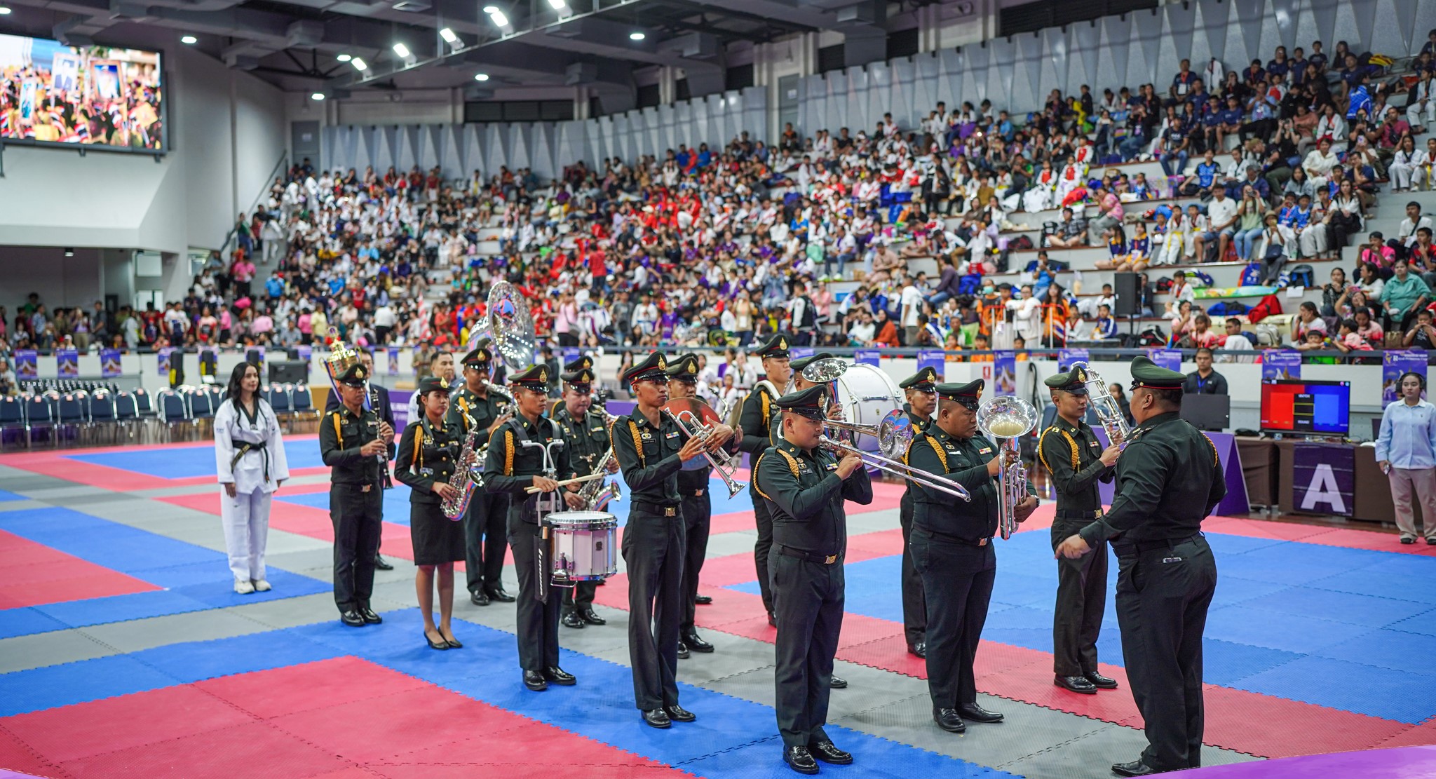 그림입니다.

원본 그림의 이름: 1.KakaoTalk_20250929_111315252.jpg

원본 그림의 크기: 가로 2048pixel, 세로 1111pixel