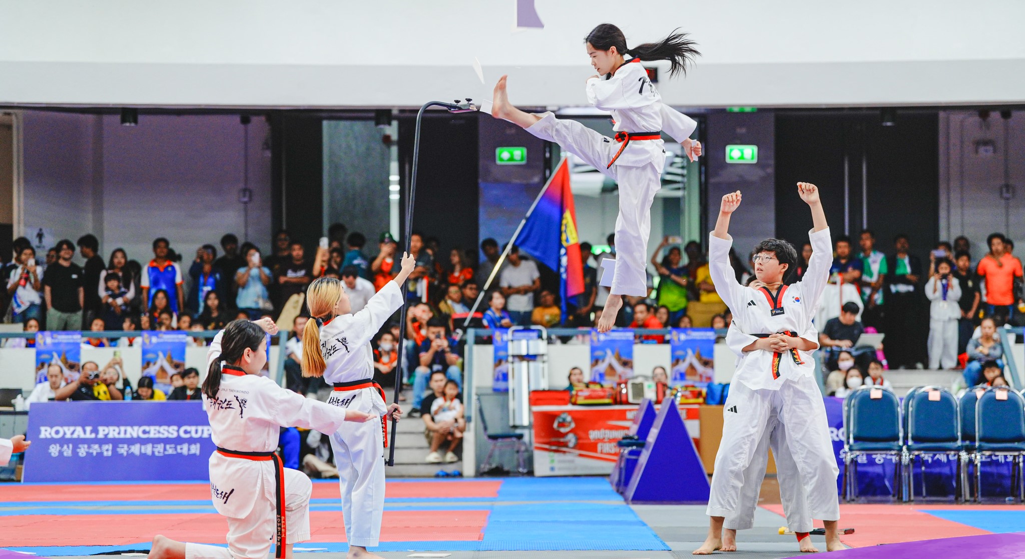 그림입니다.

원본 그림의 이름: 9.KakaoTalk_20250929_111307957.jpg

원본 그림의 크기: 가로 2048pixel, 세로 1117pixel