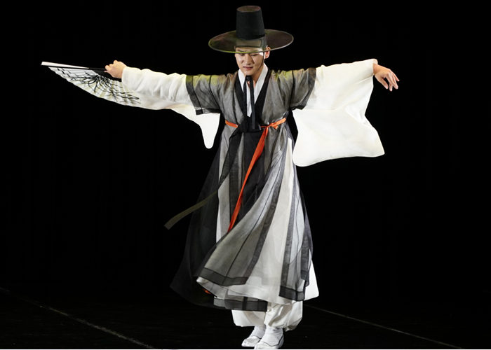 한국전통무용 공연 사진