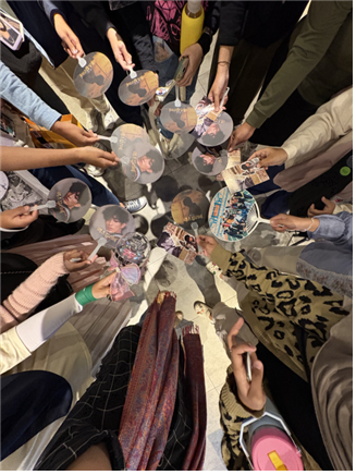 주인도네시아 한국문화원은 12.12(금) 자카르타 소재 상영관에서 <엑스칼리버 더 뮤지컬 다큐멘터리 : 도겸의 찬란한 여정> 상영회를 개최했습니다. 한국 뮤지컬을 소개하기 위해 개최된 이번 상영회에는 케이팝 팬들을 비롯한 많은 관객들이 참여하여 행사를 즐겼습니다.