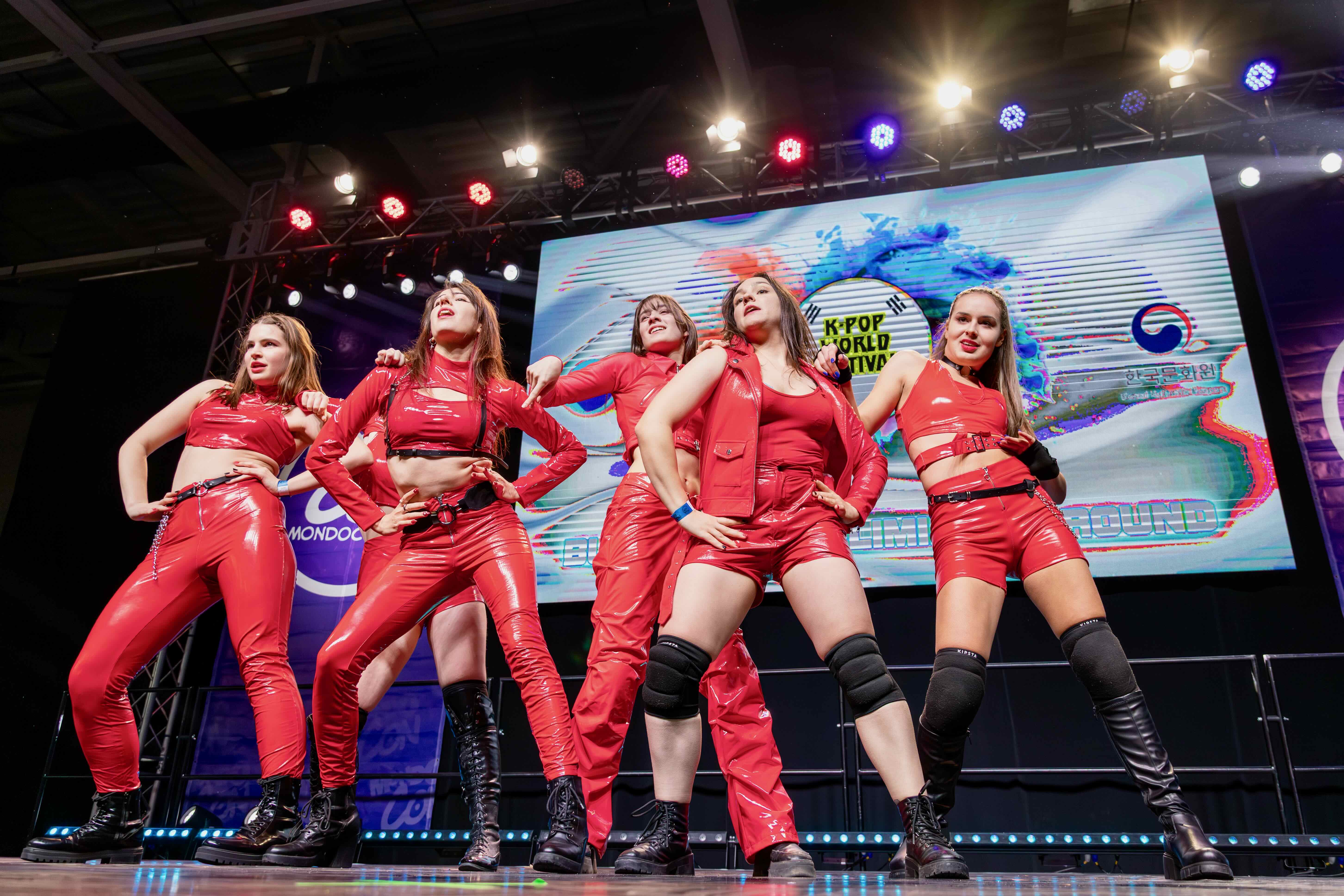 커버댄스와 보컬로 대회에 참가한 참가자들1