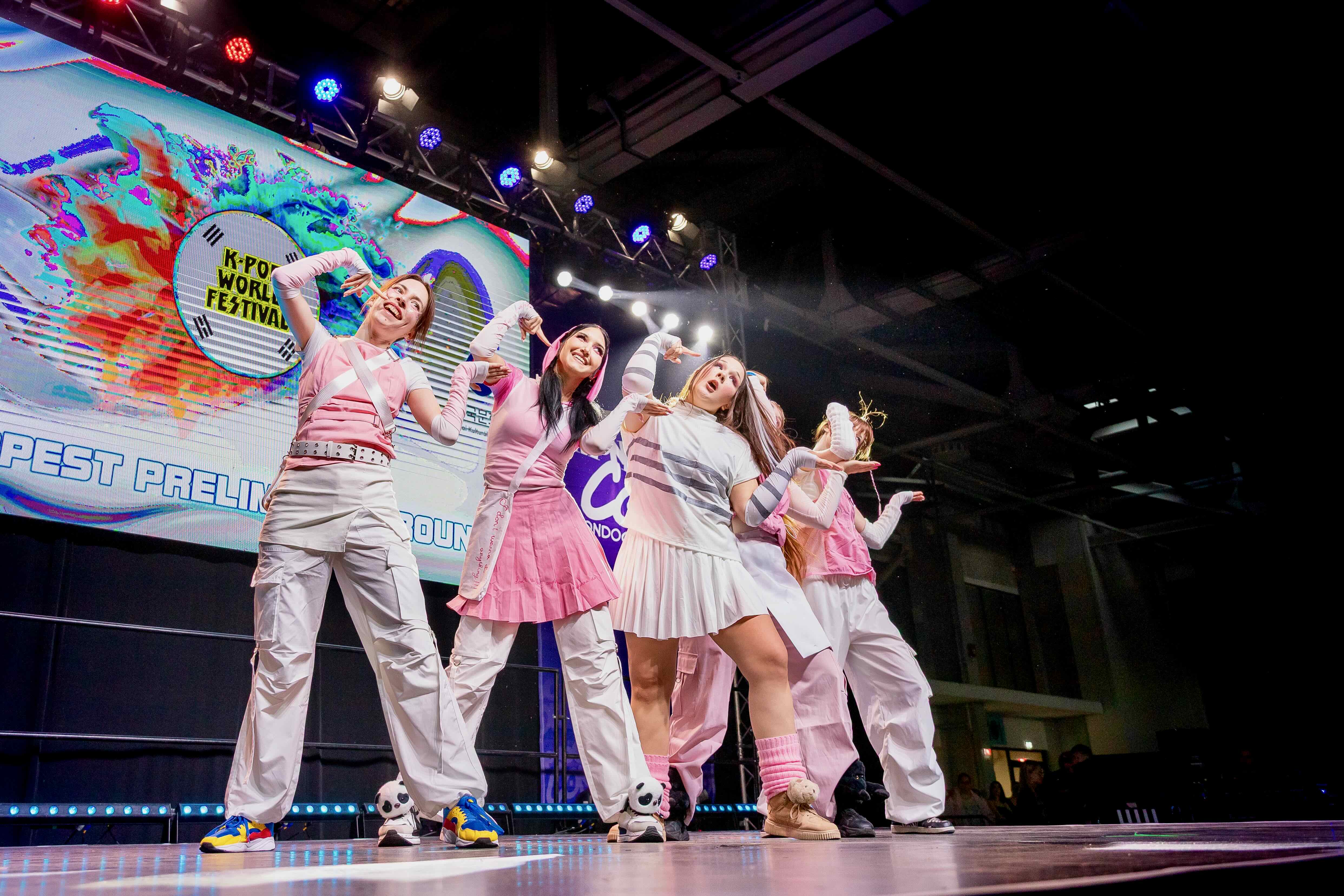 커버댄스와 보컬로 대회에 참가한 참가자들3