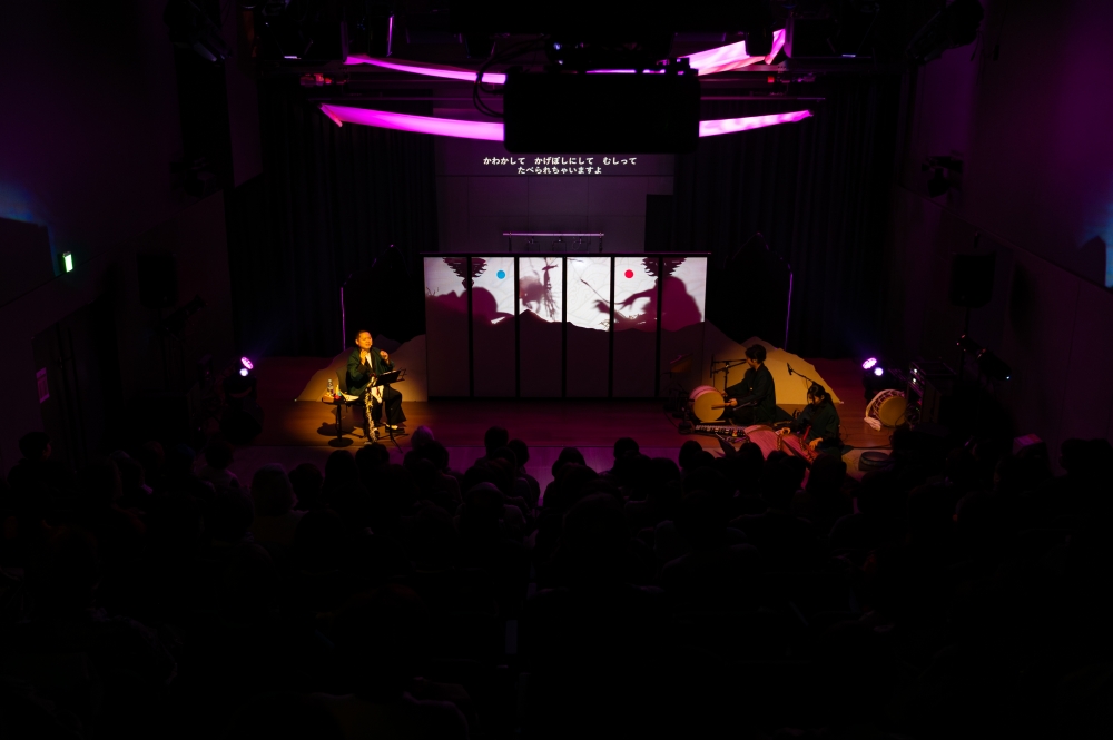 ▲ 공연 장면(쉬운 일본어 자막 제공)