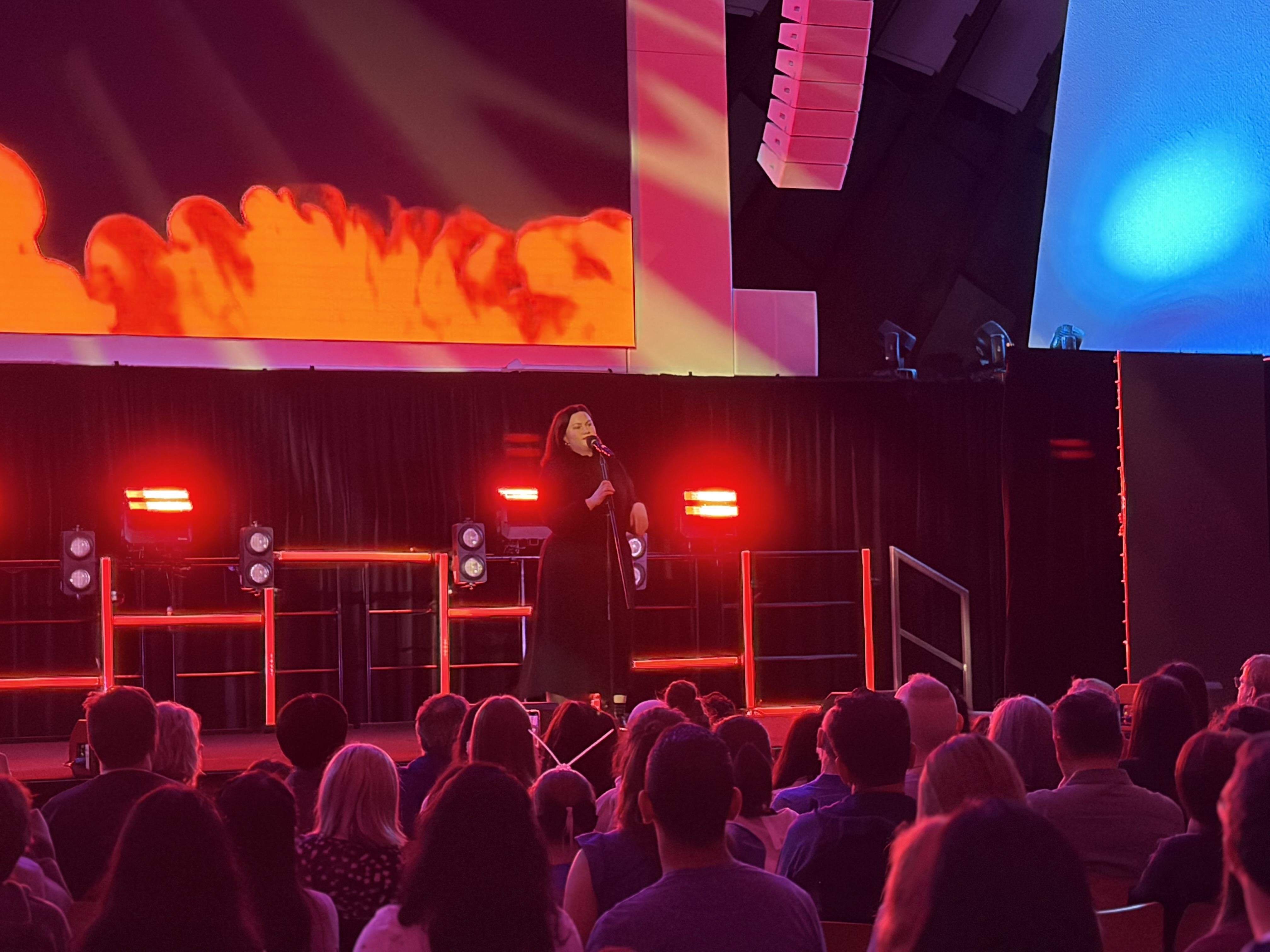 커버 보컬리스트 Geneva Rooney