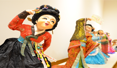 한지의 매력에 흠뻑 빠진 일본 관객들