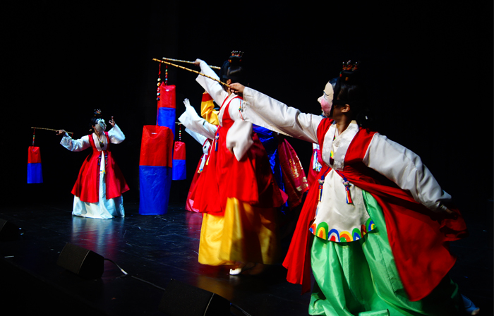에든버러 프린지페스티벌에 참가한 8개 한국 공연팀 한 곳에 모이다