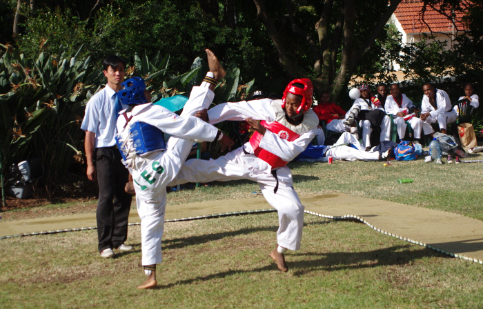 대사관저에서 열린 대사배 태권도 대회