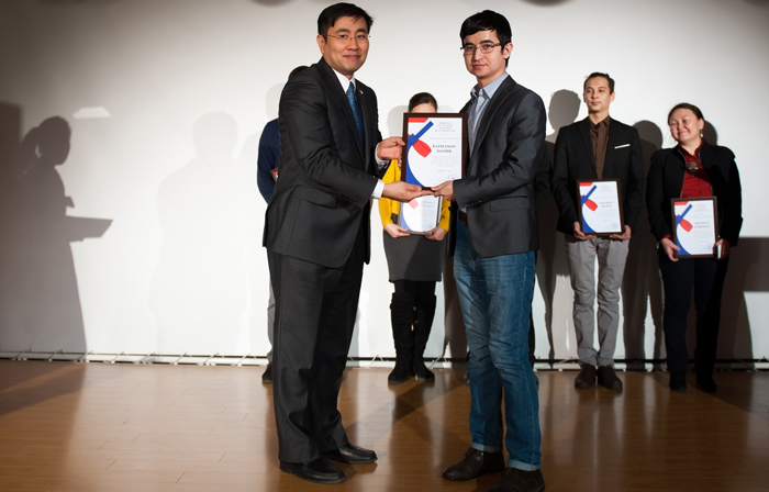 학생들과 K-컬쳐 서포터즈 모여 아스타나의 추위를 녹입니다