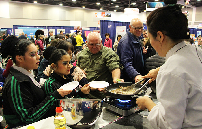 “불고기와 김치 더 주세요”
