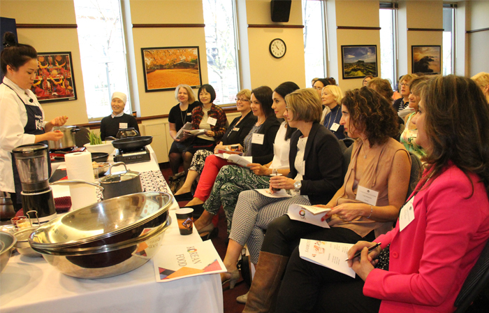 캐나다 외교단과 함께한 한식 교실