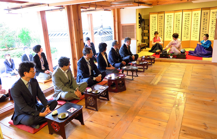 다도와 가야금 즐기며 '문화가 있는 날'