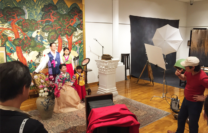 1907년대 사진관을 동경에 재현하다