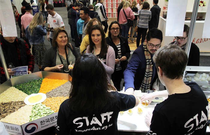  굿 푸드 앤 와인 쇼 사로 잡은 김치