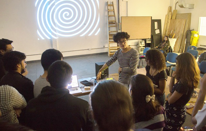 아르헨티나 대학에서 한국 미디어 아티스트 특별 강연