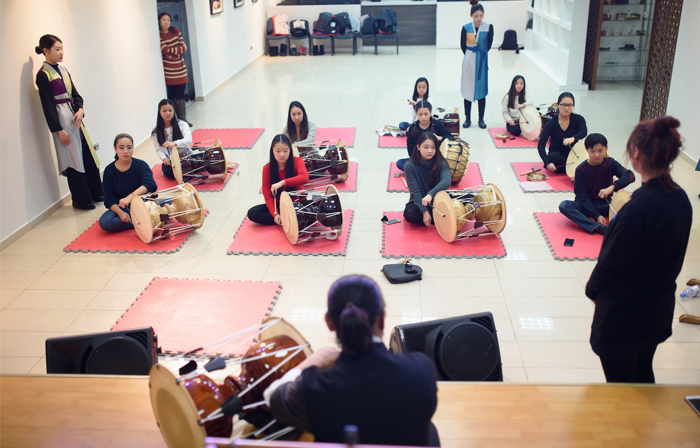 신명나는 타악 연주로 카자흐스탄을 들썩이다