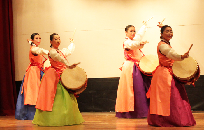 한국 여성의 매력을 발산한 전통예술공연