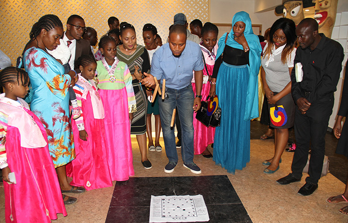 나이지리아 시민들, 한국의 설 맞이 전통문화 체험