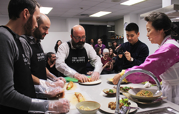 스페인에서 맛보는 세계인이 좋아하는 한식 10선