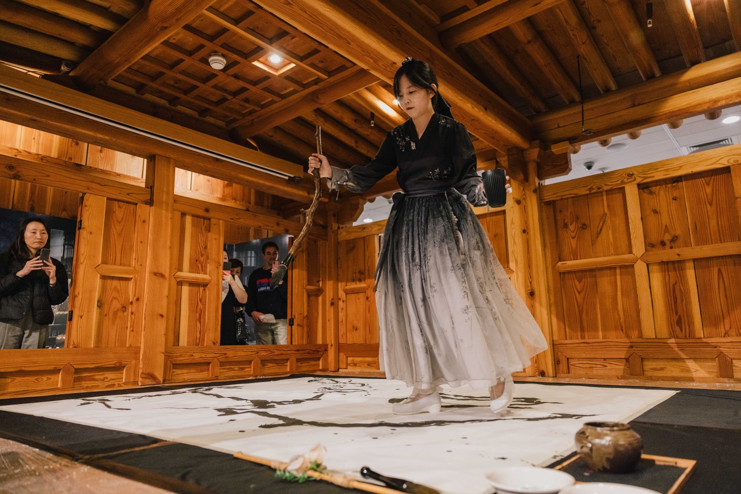 제579돌 한글날, 청년 서예가 이정화 작가 초청 행사 개최