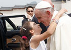 프란치스코 교황의 아이들에 대한 사랑은 극진했다.