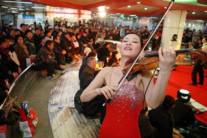한국의 지하철 40년: 이색적 테마의 주요 역