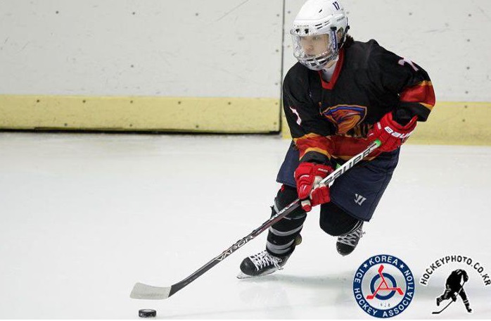 ‘피아노 건반 대신 아이스하키 스틱을 잡다’