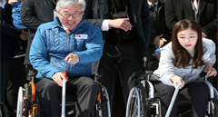 "평창 패럴림픽에 많은 관심 보내주세요"