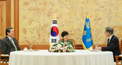 박 대통령, 여야대표에 정상외교 성과 설명