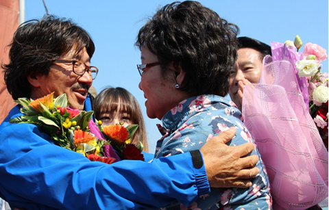 김승진 선장, 험난한 파도 넘어 마침내 돌아오다