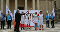 광주U대회 성화 파리서 불꽃 피워