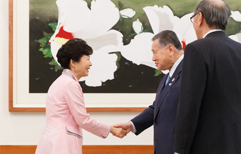 박 대통령, '과거사 문제 해결해야 한•일관계 발전'