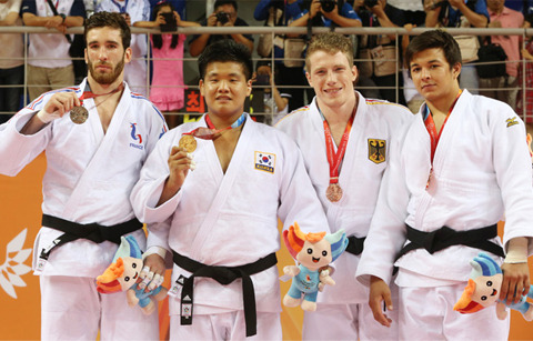 광주에서 펼쳐진 열띤 금빛 경쟁