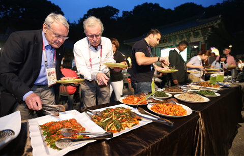 '사찰과 음식이 조화를 이뤄 마음까지도 좋아'