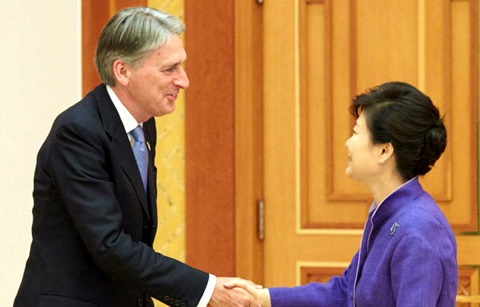 박 대통령, 영국 외무장관 접견