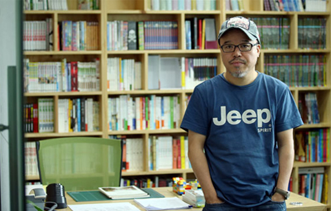 웹툰의 매력에 주목합니다