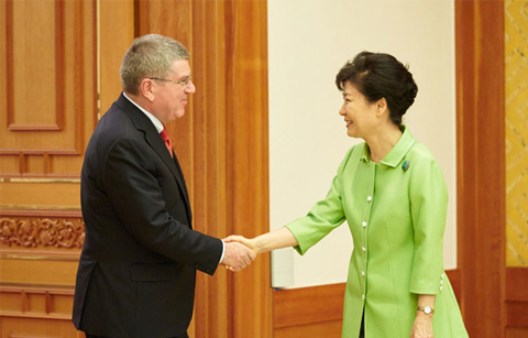박 대통령, 바흐 IOC위원장, 가드너 미 아태위원장 접견