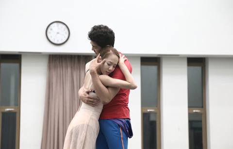 K- 발레의 변신 : 춤추는 사람에서 만드는 사람으로