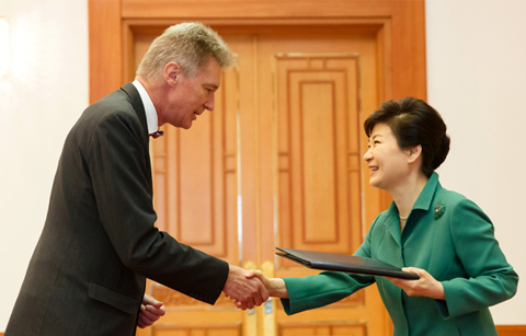 박 대통령, EU 등 6개국 주한대사 신임장 제정